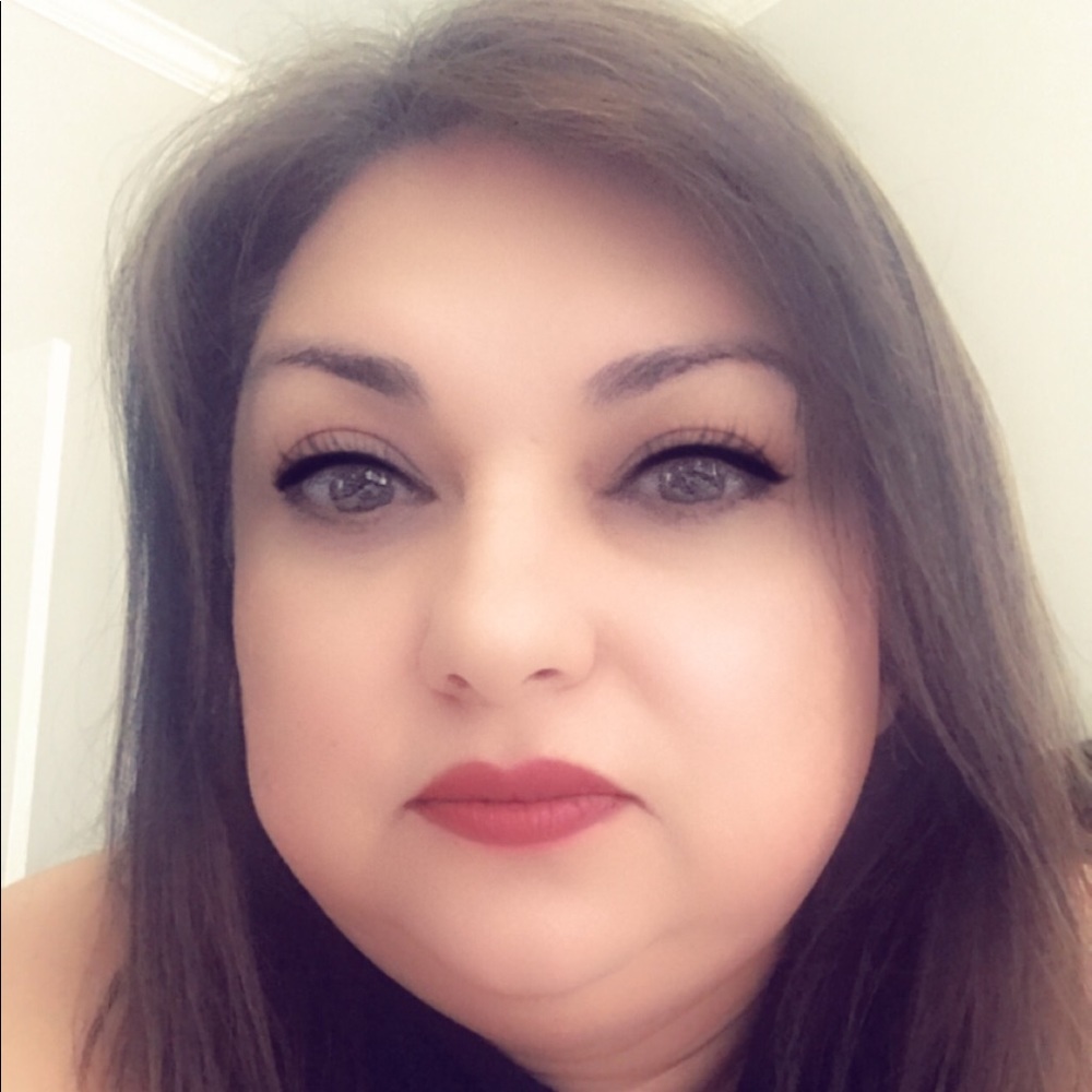 Meet your Posher, Nora